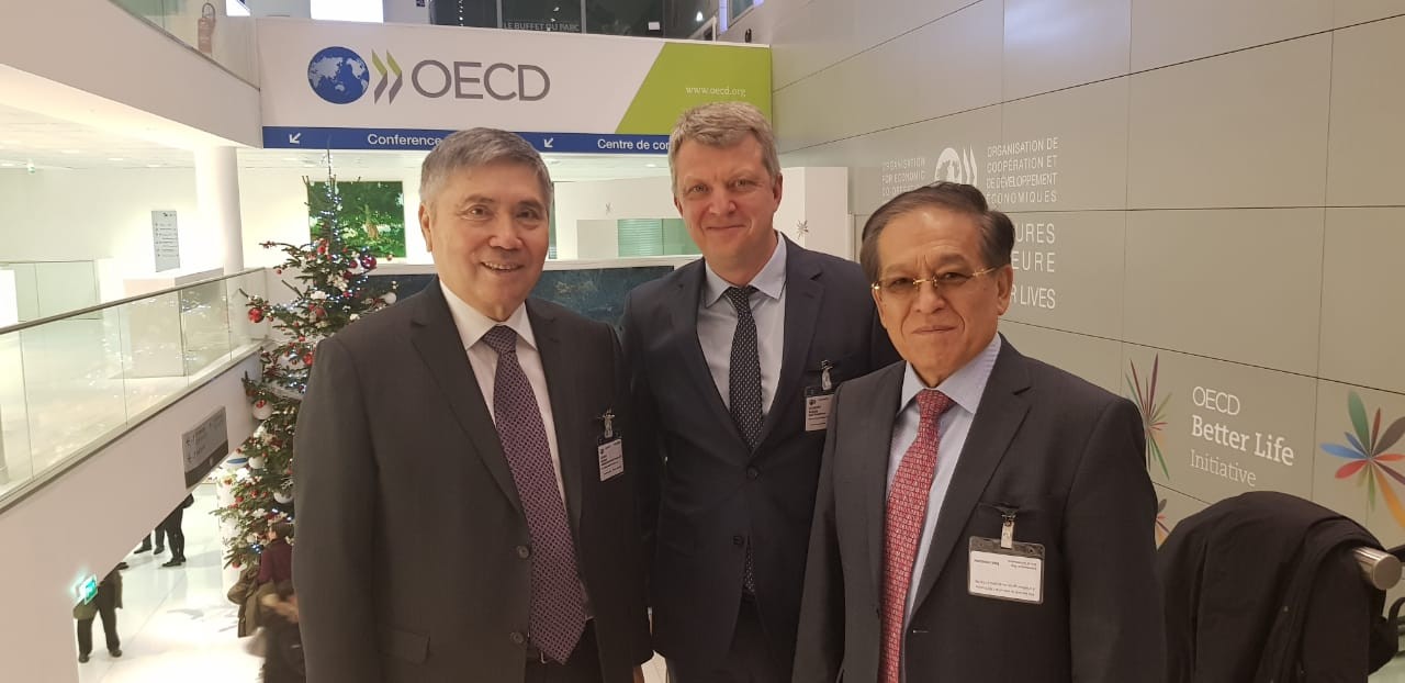 THE 11th OECD PLENARY MEETING ON NATURAL RESOURCE-BASED DEVELOPMENT