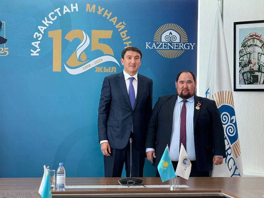 По представлению KAZENERGY в честь 125-летия казахстанской нефти представители членов Ассоциации, внесшие значительный вклад в развитие нефтегазовой отрасли страны, были награждены в Акорде государственными наградами. — фото 13