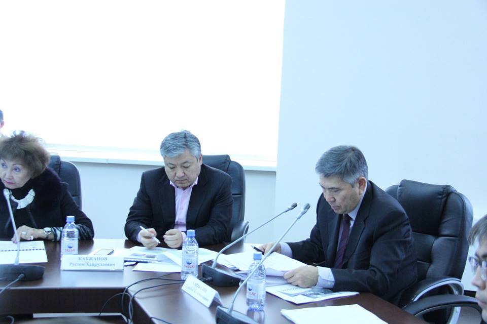 Представители Минэнерго и ряда компаний ознакомились с представленными презентациями современных инновационных технологических разработок по очистке загрязненных территорий, переработке шламов и утилизации отходов на производствах, связанных с использованием углеводородного сырья. — фото 1