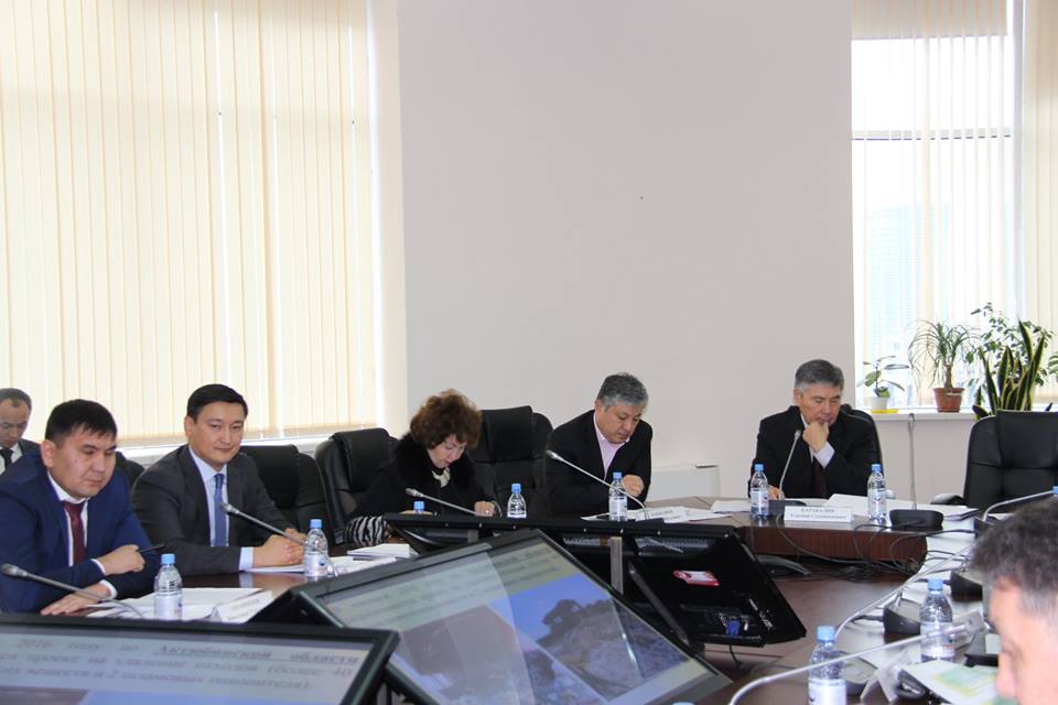 Представители Минэнерго и ряда компаний ознакомились с представленными презентациями современных инновационных технологических разработок по очистке загрязненных территорий, переработке шламов и утилизации отходов на производствах, связанных с использованием углеводородного сырья. — фото 2